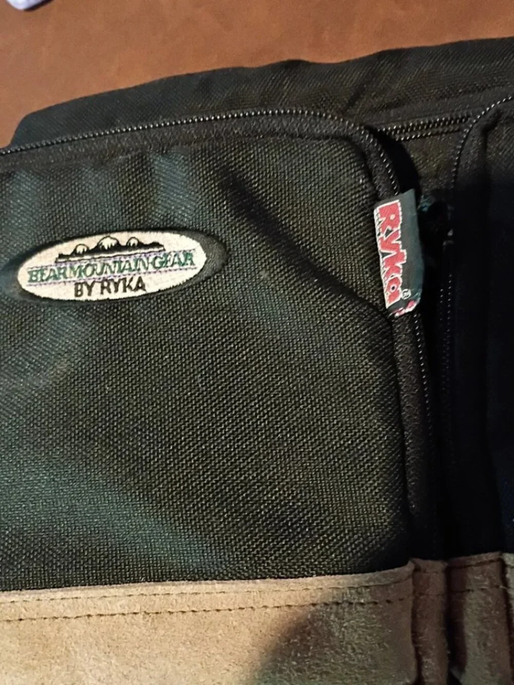 Vintage Ryka Bear Mountain Gear Camera Bag Black Tan Padded Shoulder Case